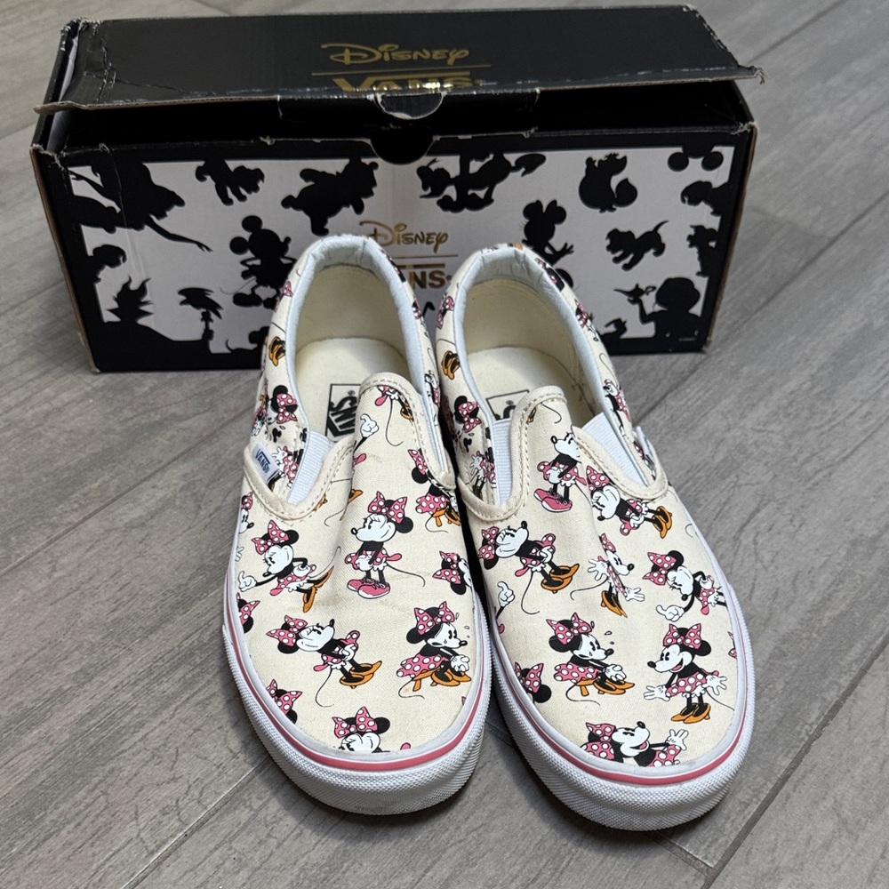 Vans Cream Slip-On Shoes with Minnie Mouse Print